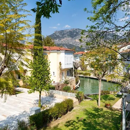 Delightful Townhouse In Gocek. Beach, Pool, Wi-fi Göcek